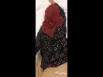 Asisten Jilbab Cantik Ketahuan di Kantor Rekaman Bocor