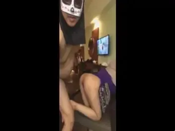 Ngentot Nungging di Kursi Sodok Brutal Memek Basah