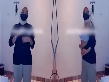 Video Live Cewek Manis HIjab Colmek Pakai Mainan Asyik